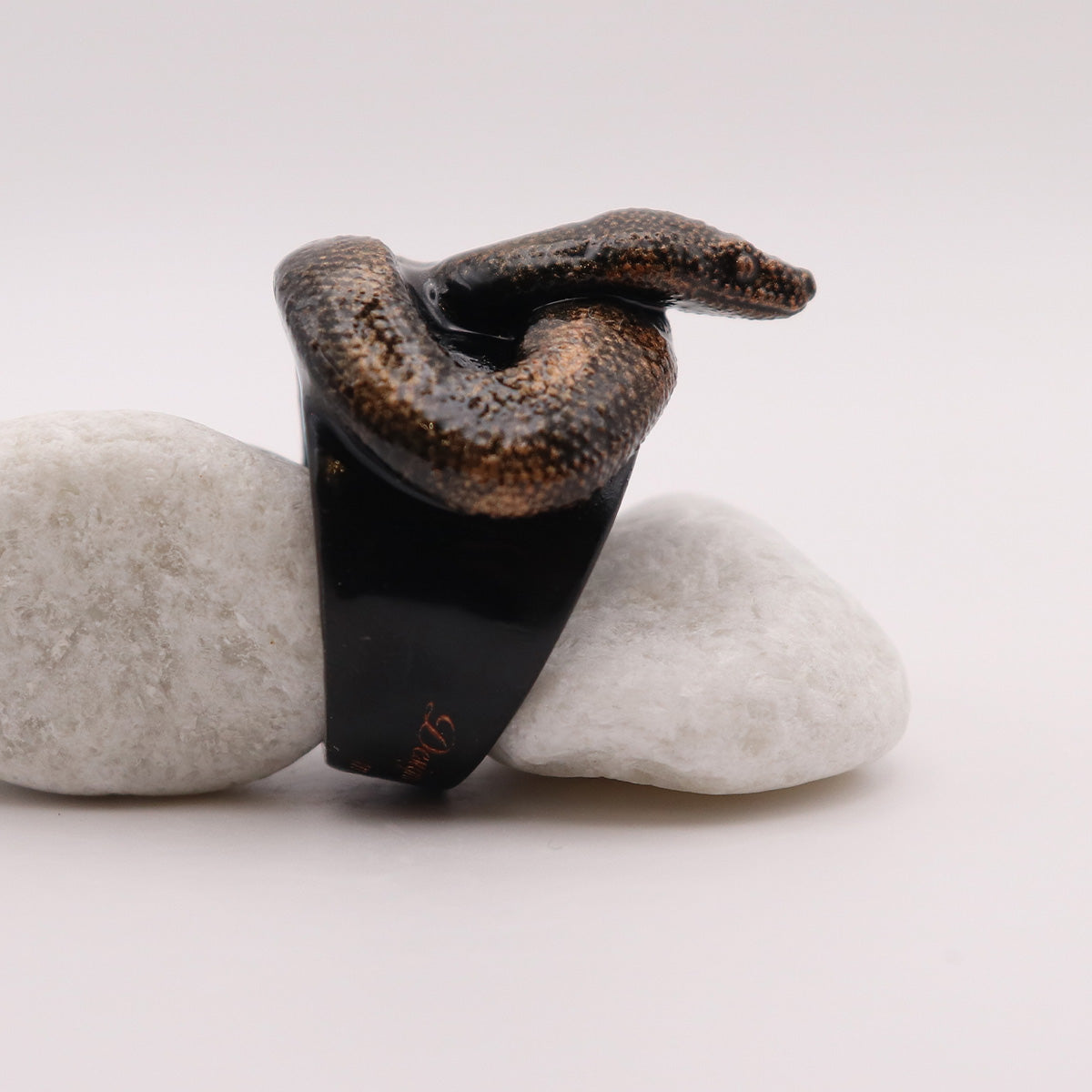 Anillo Nuxku – Sombras en Espiral